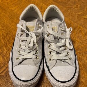 (S-6) Converse Women's White Sneakers
Gray with white polka dots 
Size 6.5